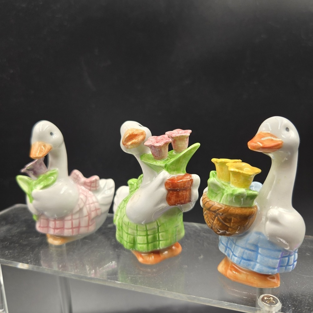 Napco CottageCore Porcelain Mother Goose Figurines Easter Bows Aprons Tulips VTG